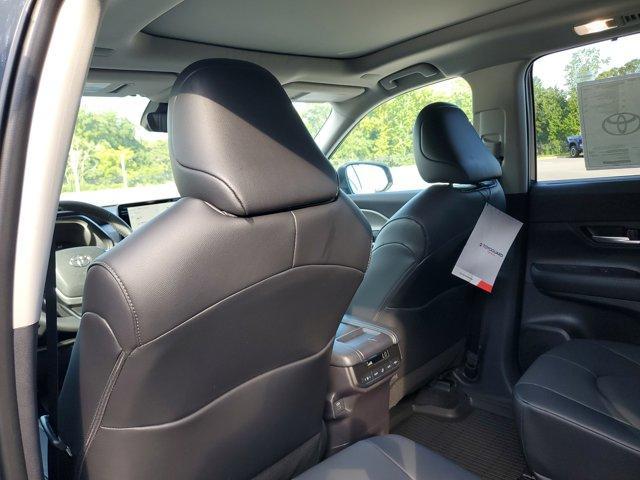 Photo of 2025 Cloud 9 White Toyota Grand Highlander