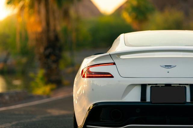 Photo of 2015 Stratus White Aston Martin Vanquish