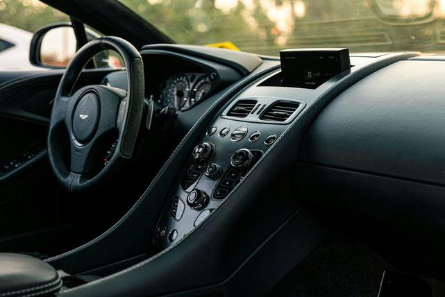 Photo of 2015 Stratus White Aston Martin Vanquish