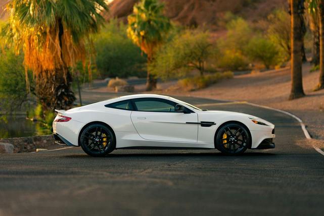 Photo of 2015 Stratus White Aston Martin Vanquish