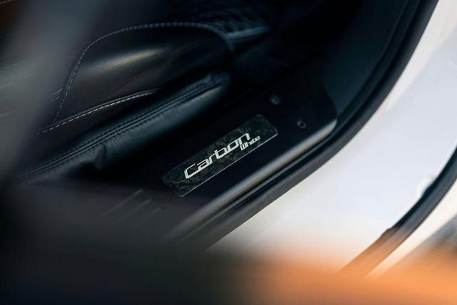 Photo of 2015 Stratus White Aston Martin Vanquish