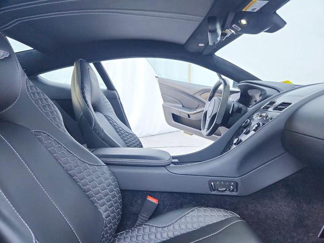 Photo of 2015 Stratus White Aston Martin Vanquish