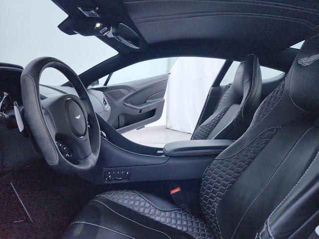 Photo of 2015 Stratus White Aston Martin Vanquish