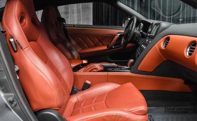 Photo of 2015 Gun Metallic Nissan GT-R