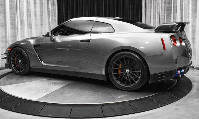 Photo of 2015 Gun Metallic Nissan GT-R