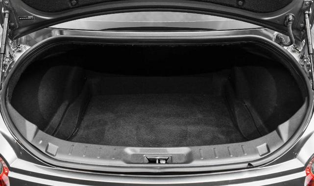 Photo of 2015 Gun Metallic Nissan GT-R