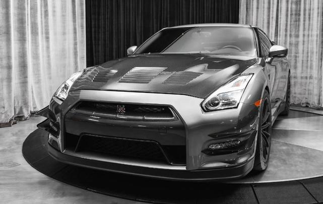 Photo of 2015 Gun Metallic Nissan GT-R