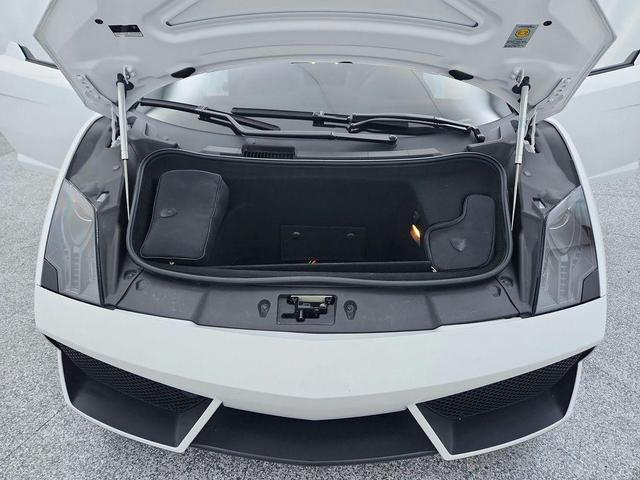 Photo of 2013 Bianco Canopus/Arancio Argos Lamborghini Gallardo