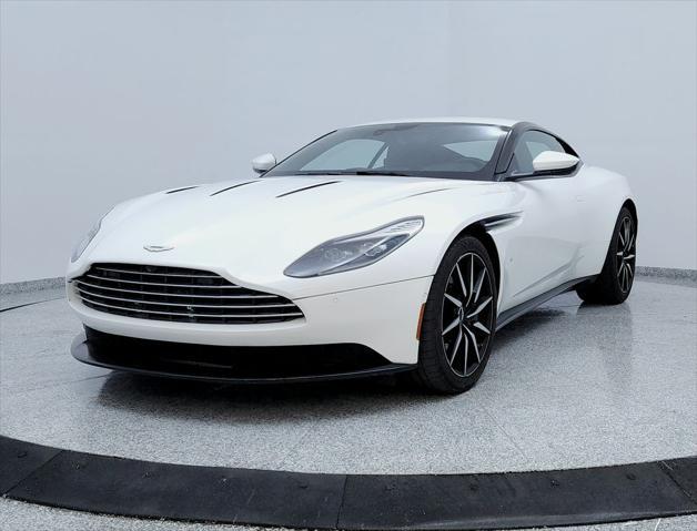 Photo of 2018 Stratus White Aston Martin DB11