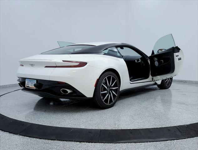Photo of 2018 Stratus White Aston Martin DB11