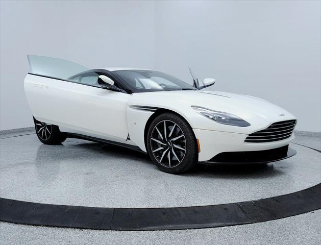 Photo of 2018 Stratus White Aston Martin DB11