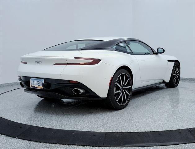 Photo of 2018 Stratus White Aston Martin DB11