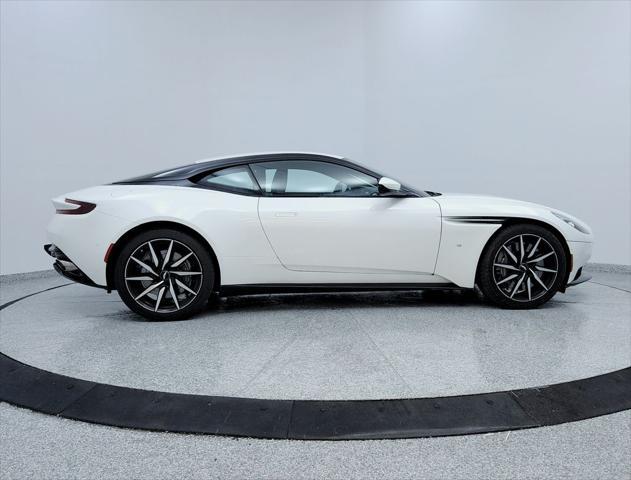 Photo of 2018 Stratus White Aston Martin DB11