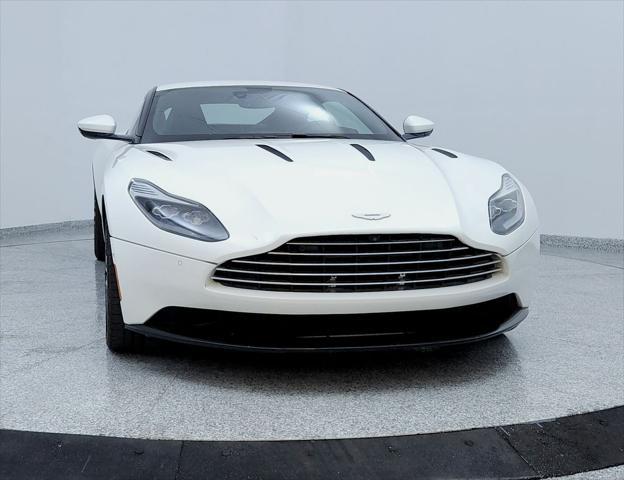 Photo of 2018 Stratus White Aston Martin DB11