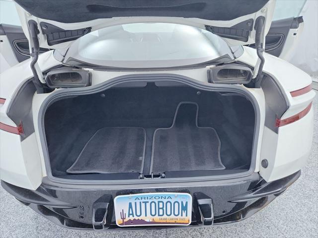 Photo of 2018 Stratus White Aston Martin DB11