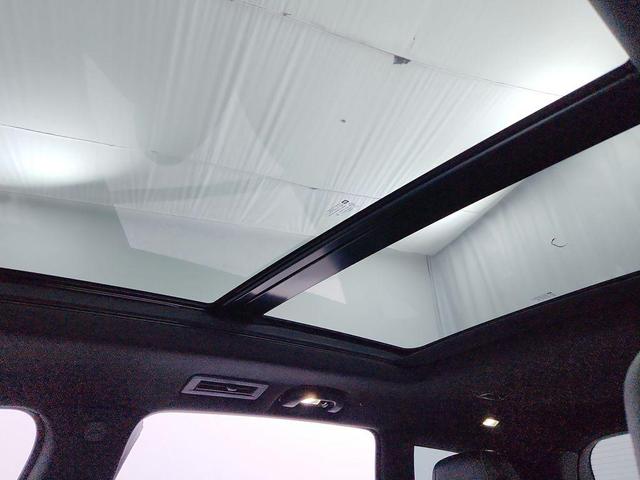 Photo of 2021 Stellar Black Metallic Cadillac XT6