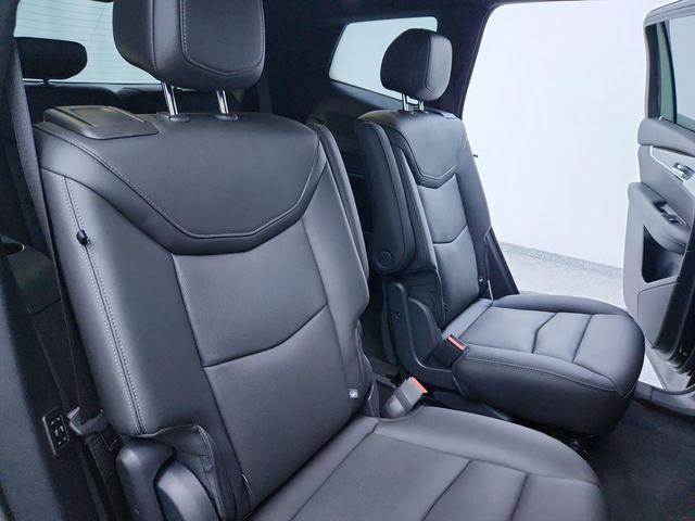 Photo of 2021 Stellar Black Metallic Cadillac XT6