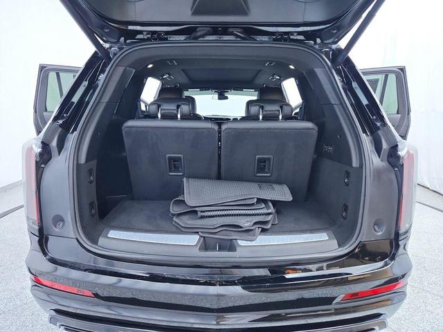Photo of 2021 Stellar Black Metallic Cadillac XT6