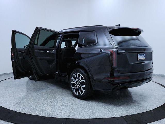 Photo of 2021 Stellar Black Metallic Cadillac XT6