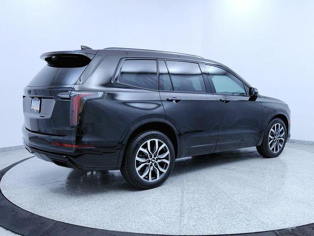 Photo of 2021 Stellar Black Metallic Cadillac XT6