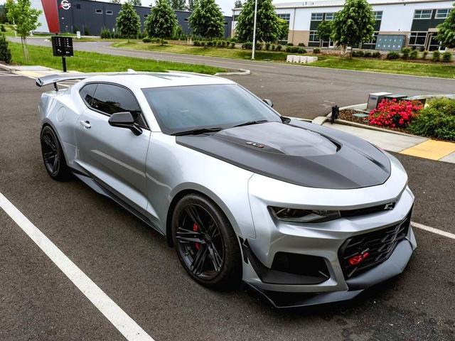 Photo of 2018 Silver Ice Metallic Chevrolet Camaro