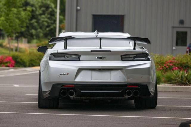 Photo of 2018 Silver Ice Metallic Chevrolet Camaro