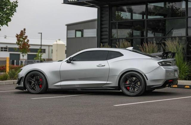 Photo of 2018 Silver Ice Metallic Chevrolet Camaro