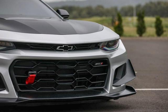 Photo of 2018 Silver Ice Metallic Chevrolet Camaro