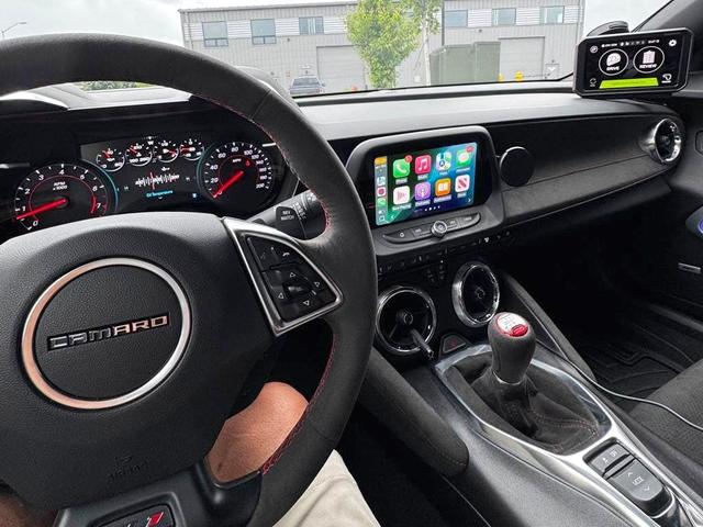 Photo of 2018 Silver Ice Metallic Chevrolet Camaro