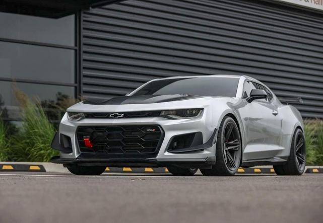 Photo of 2018 Silver Ice Metallic Chevrolet Camaro