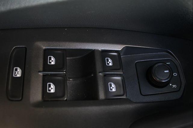 Photo of 2020 Pure White Volkswagen Jetta