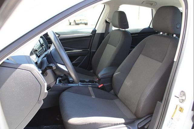 Photo of 2020 Pure White Volkswagen Jetta