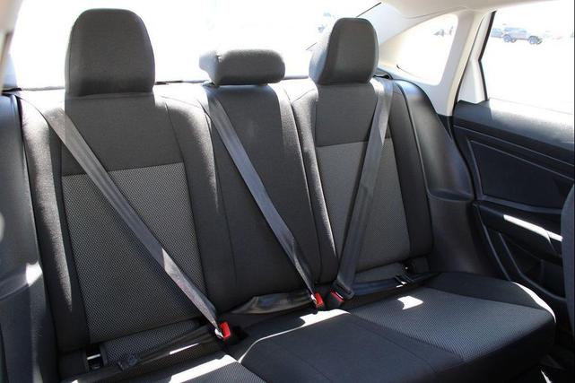 Photo of 2020 Pure White Volkswagen Jetta