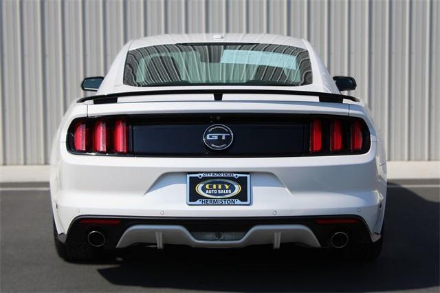 Photo of 2017 White Platinum Metallic Tri-Coat Ford Mustang