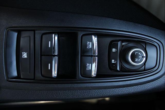 Photo of 2022 Ice Silver Metallic Subaru Ascent