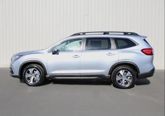 Photo of 2022 Ice Silver Metallic Subaru Ascent
