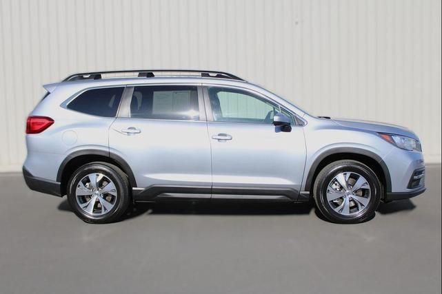 Photo of 2022 Ice Silver Metallic Subaru Ascent