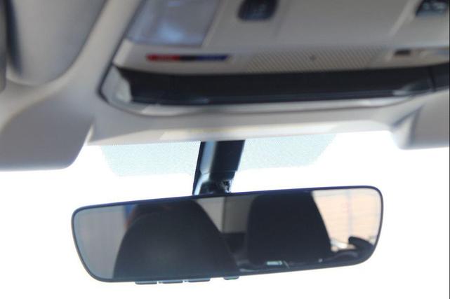 Photo of 2022 Ice Silver Metallic Subaru Ascent