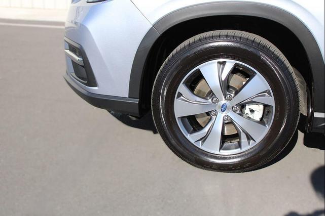Photo of 2022 Ice Silver Metallic Subaru Ascent