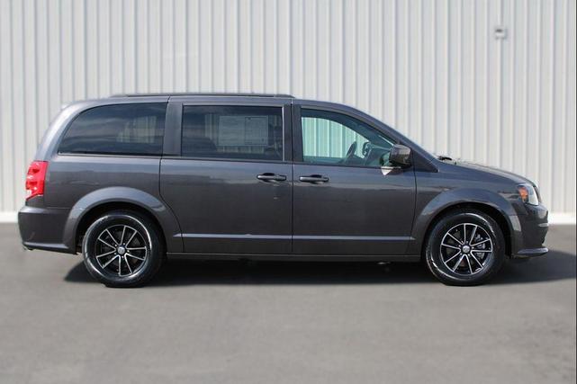 Photo of 2019 Granite Pearlcoat Dodge Grand Caravan