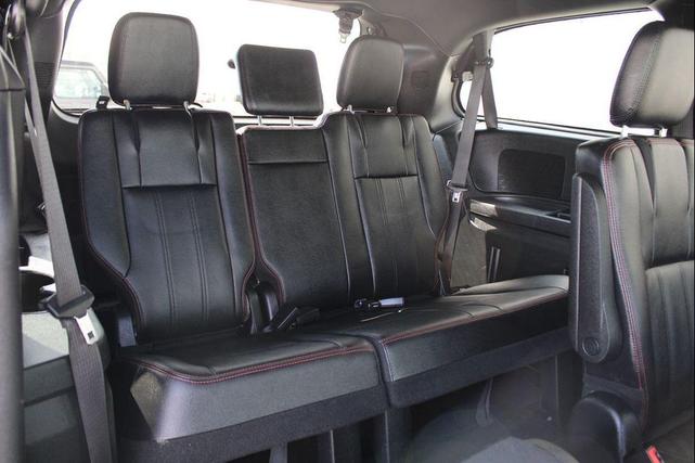 Photo of 2019 Granite Pearlcoat Dodge Grand Caravan