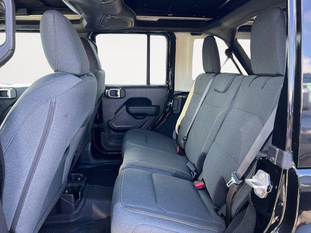 Photo of 2025 Black Clearcoat Jeep Wrangler