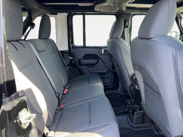 Photo of 2025 Black Clearcoat Jeep Wrangler