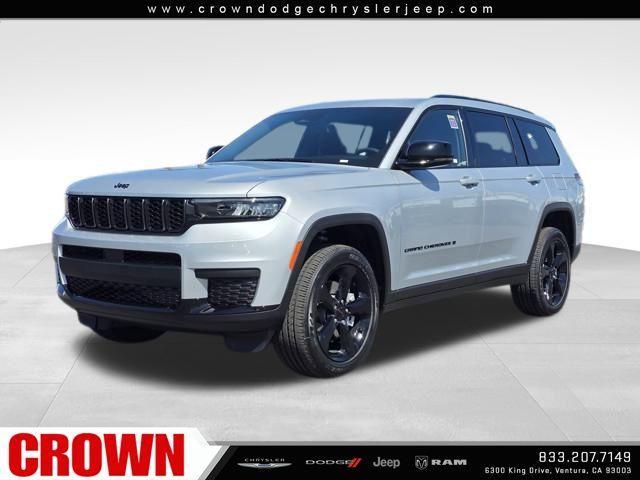 Photo of 2025 Silver Zynith Jeep Grand Cherokee L