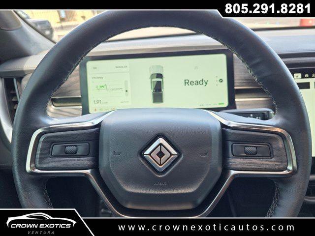 Photo of 2023 Silver Rivian R1T