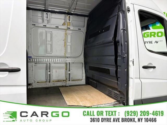 Photo of 2018 Arctic White Mercedes-Benz Sprinter 2500
