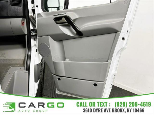 Photo of 2018 Arctic White Mercedes-Benz Sprinter 2500