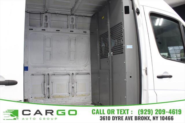 Photo of 2017 Arctic White Mercedes-Benz Sprinter 2500