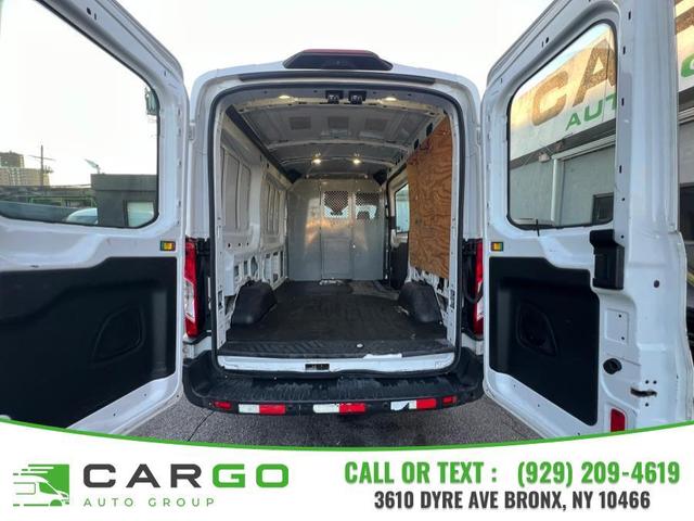 Photo of 2018 Oxford White Ford Transit-250