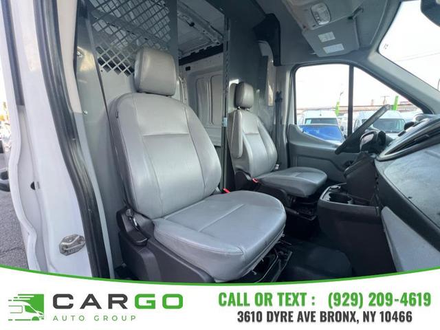 Photo of 2018 Oxford White Ford Transit-250